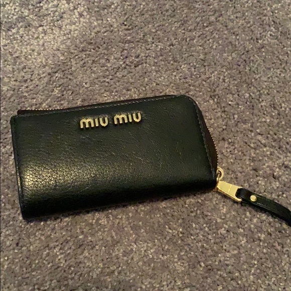 Miu miu key holder 90% new - Picture 3 of 6